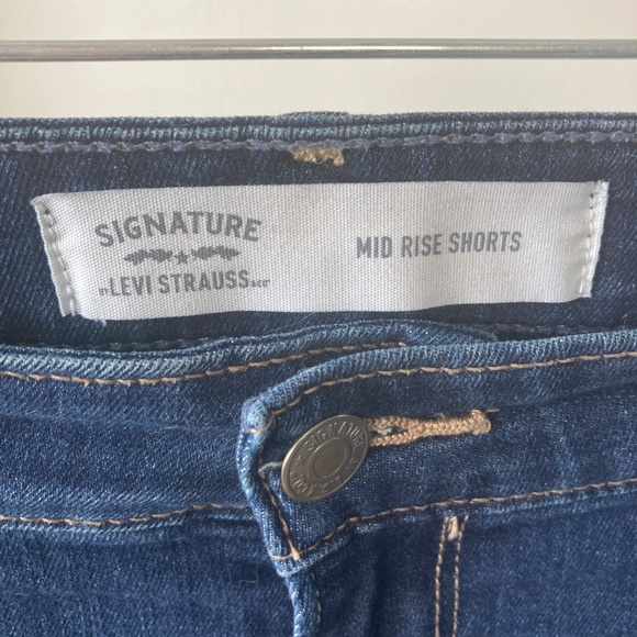 Levi Strauss Jean Shorts - Picture 4 of 8